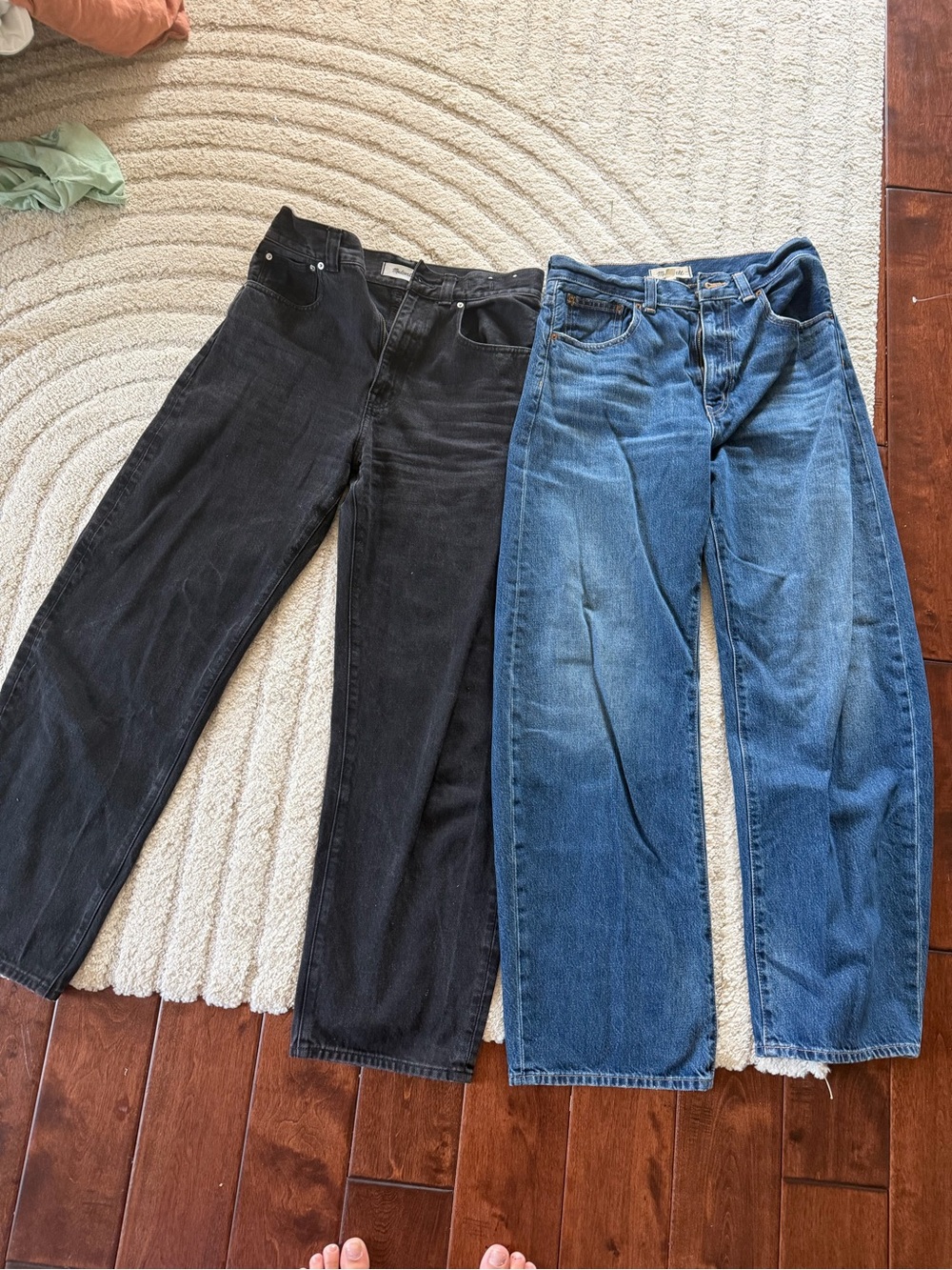 Madewell balloon barrel jeans charcoal (27) & Blue (28)